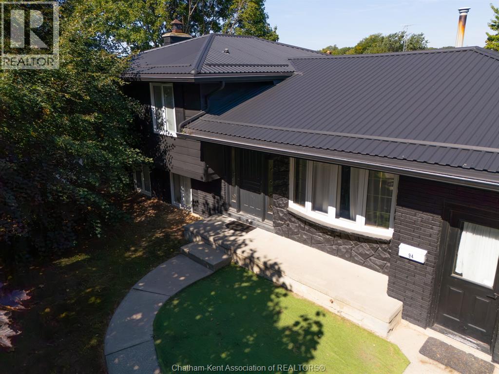 94 OTTAWA DRIVE - 2