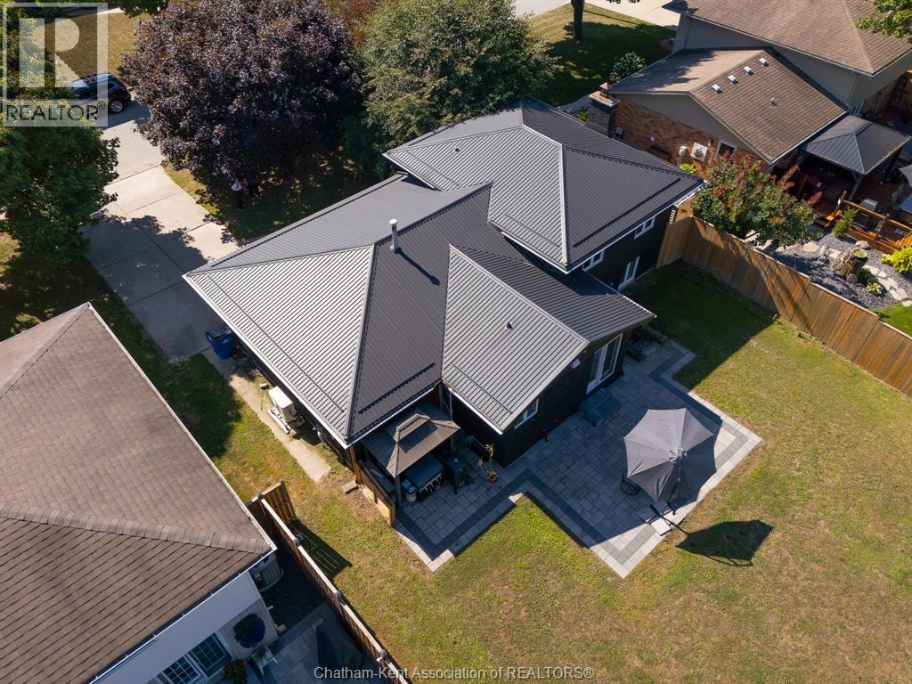 94 OTTAWA DRIVE - 5