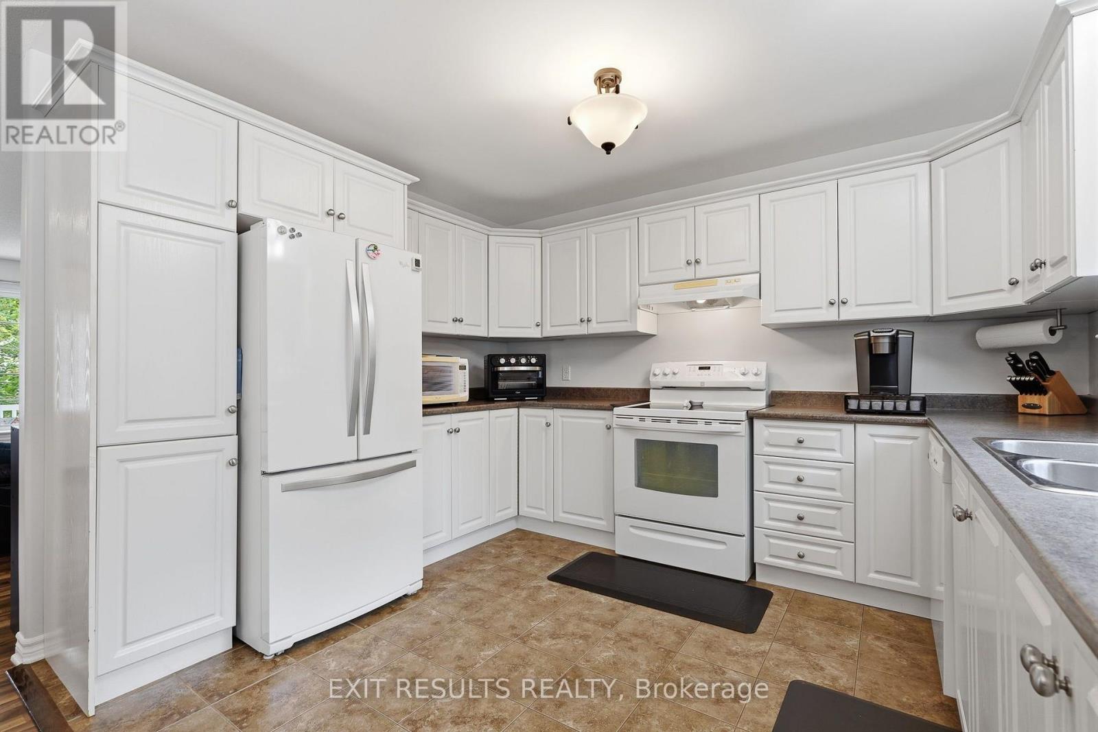 64 GIROUX STREET - 8