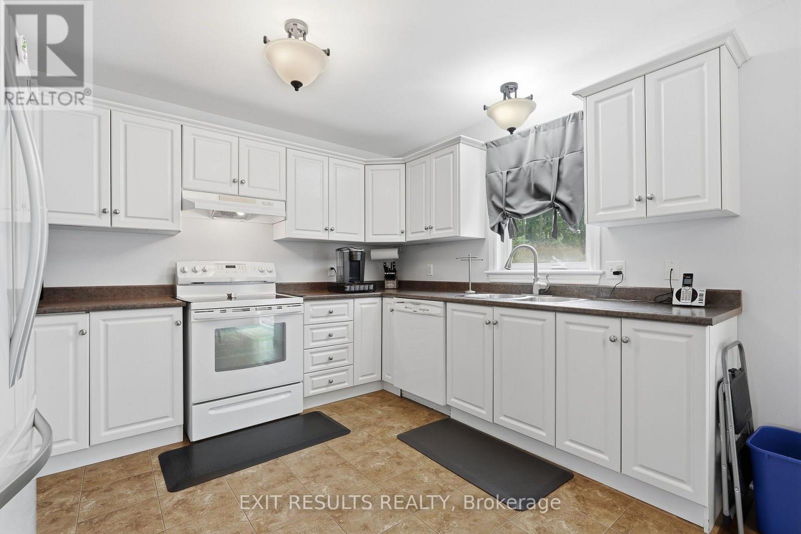 64 GIROUX STREET - 9