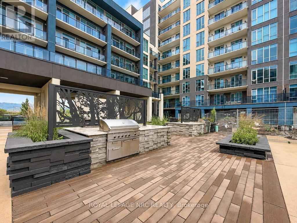 #632 16 CONCORD PLACE - 5