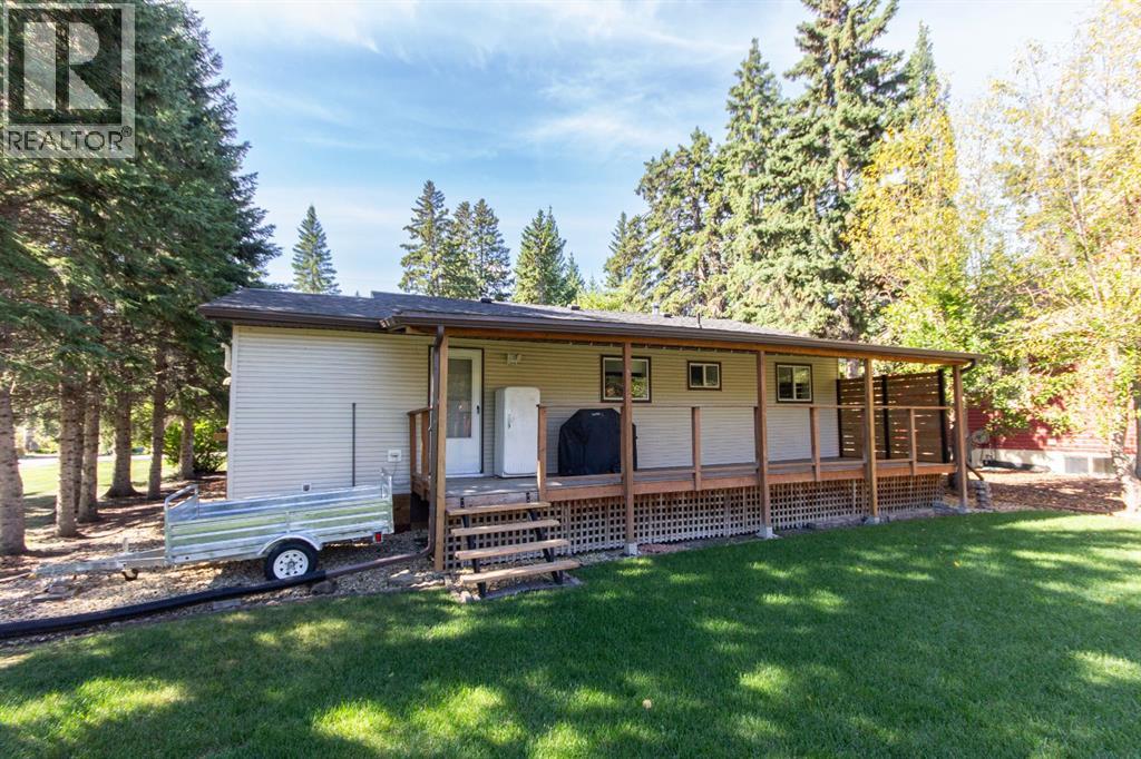 Listing photo – 6 Poplar Crescent, Rural Lacombe County