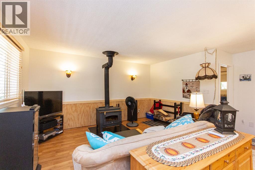 Listing photo – 6 Poplar Crescent, Rural Lacombe County