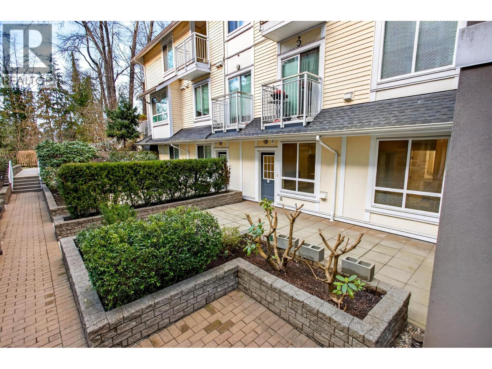 #8 6965 HASTINGS Street, Burnaby, British Columbia, V5B1S9, Burnaby, British Columbia — photo 3 of 5