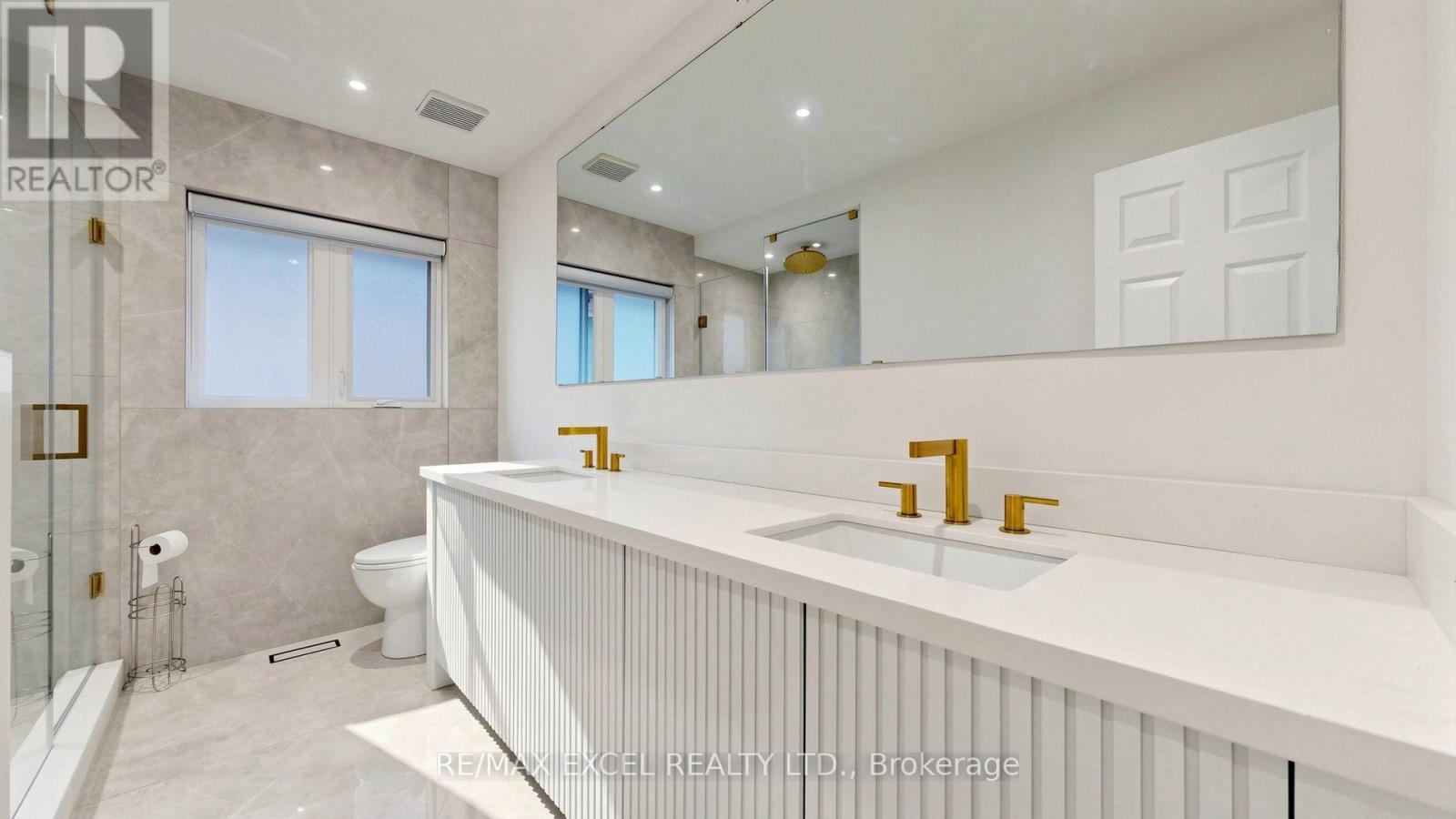 2B TRINITY CRESCENT - 35