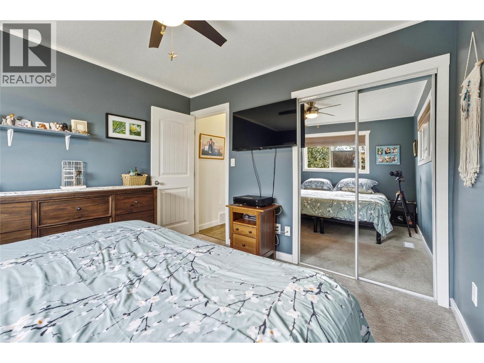 401 Howard Avenue - 14
