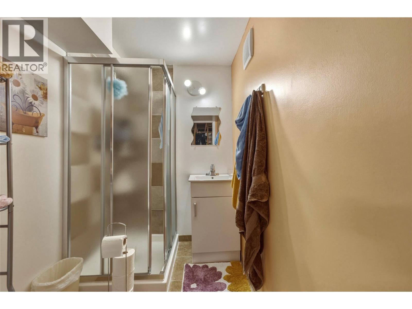 401 Howard Avenue - 22