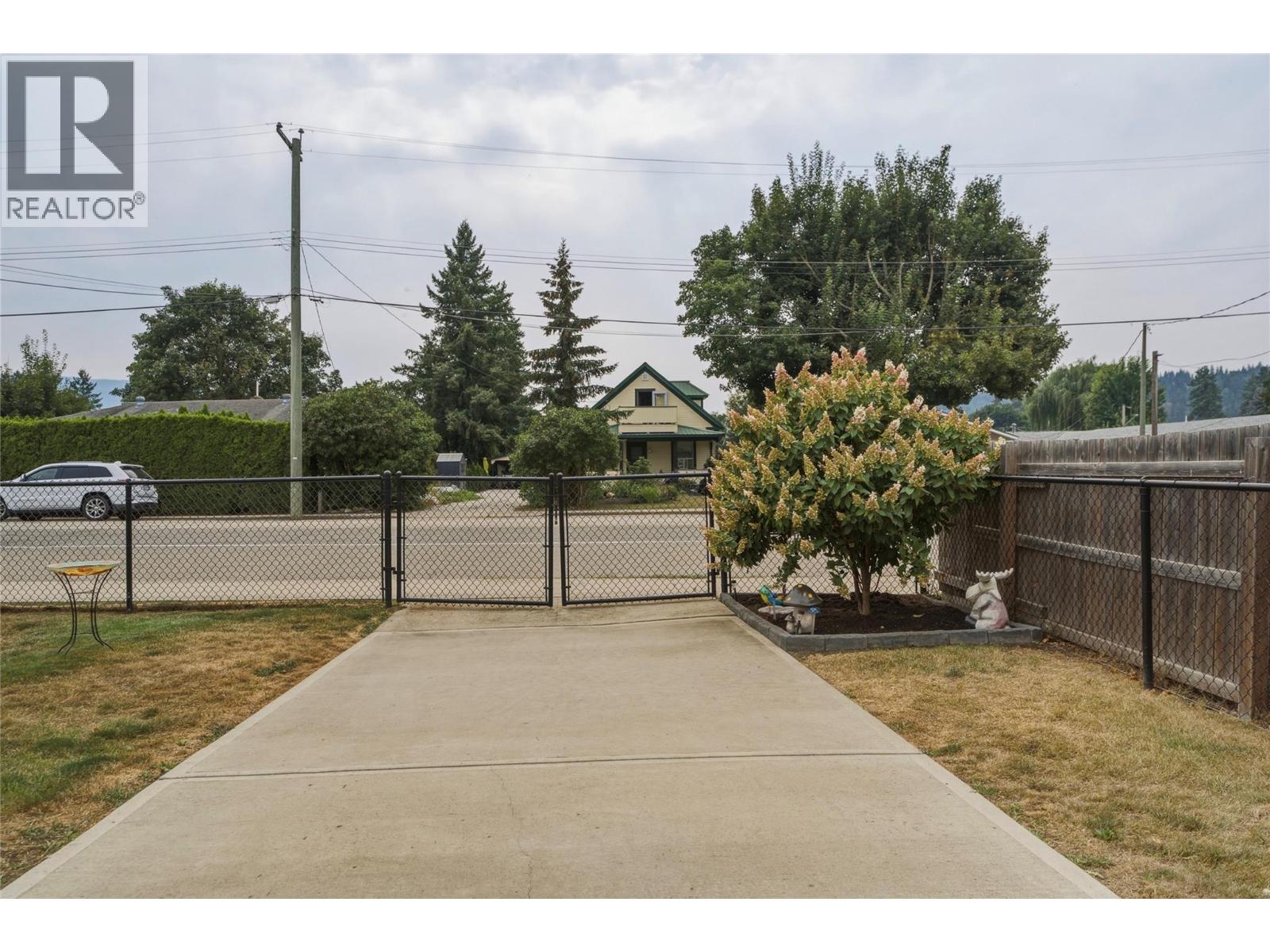 401 Howard Avenue - 34