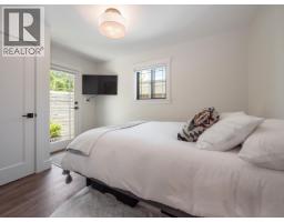 655 Dougall Road, Gibsons, BC V0N1V8 Photo 18