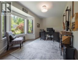 655 Dougall Road, Gibsons, BC V0N1V8 Photo 19