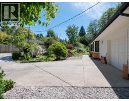 655 Dougall Road, Gibsons, BC V0N1V8 Photo 27