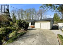 655 Dougall Road, Gibsons, BC V0N1V8 Photo 28