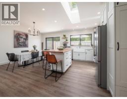655 Dougall Road, Gibsons, BC V0N1V8 Photo 7