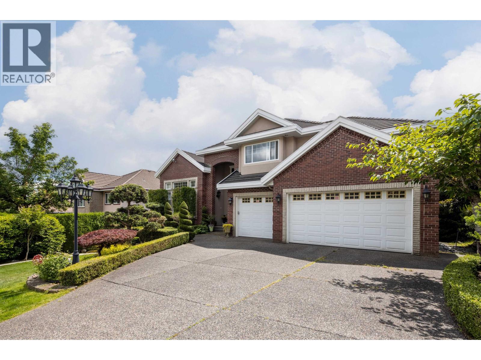 3086 CAROUSEL COURT — photo 2