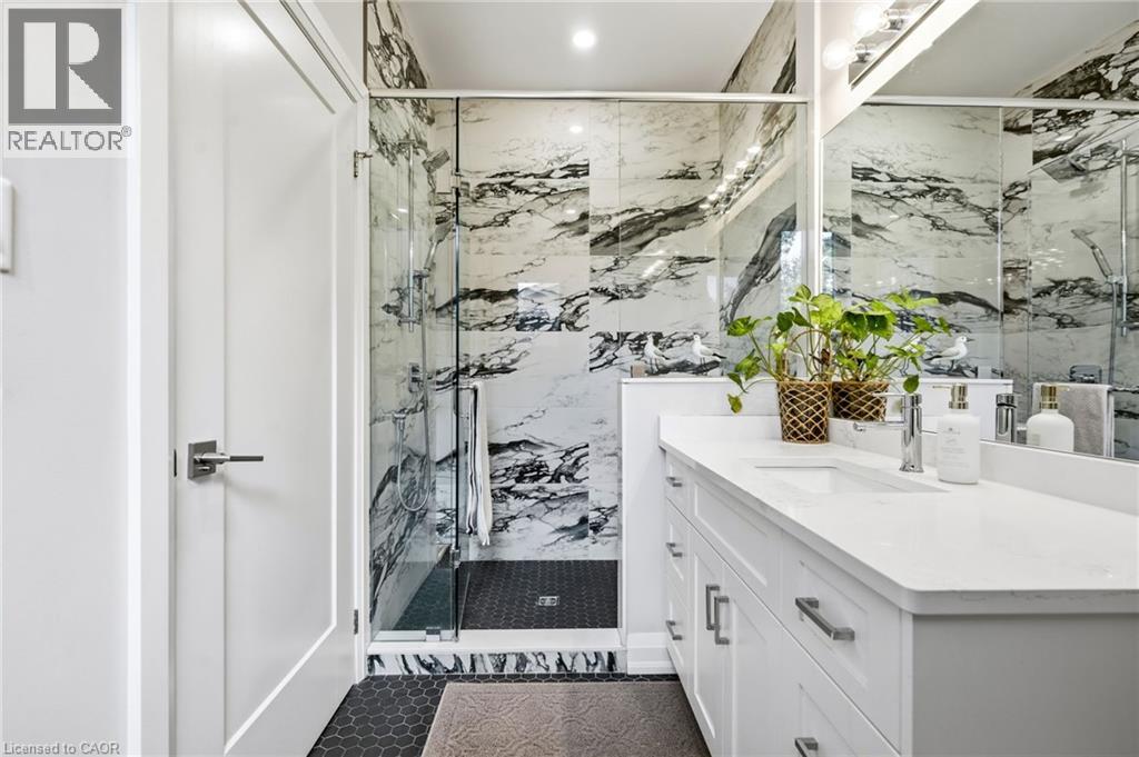 42 CARLTON Avenue - 26