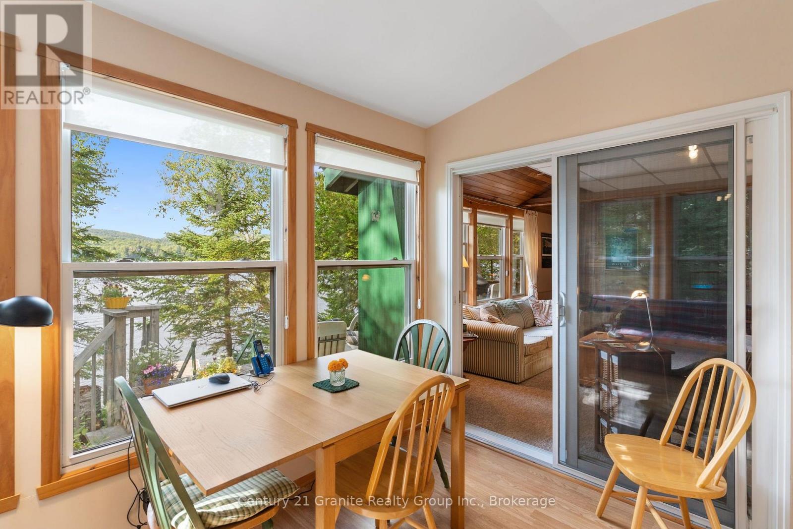 1010 BADGER LANE - 17