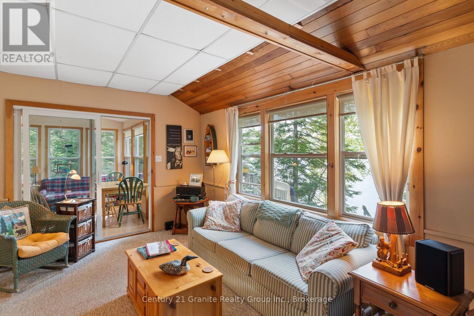 1010 BADGER LANE - 20