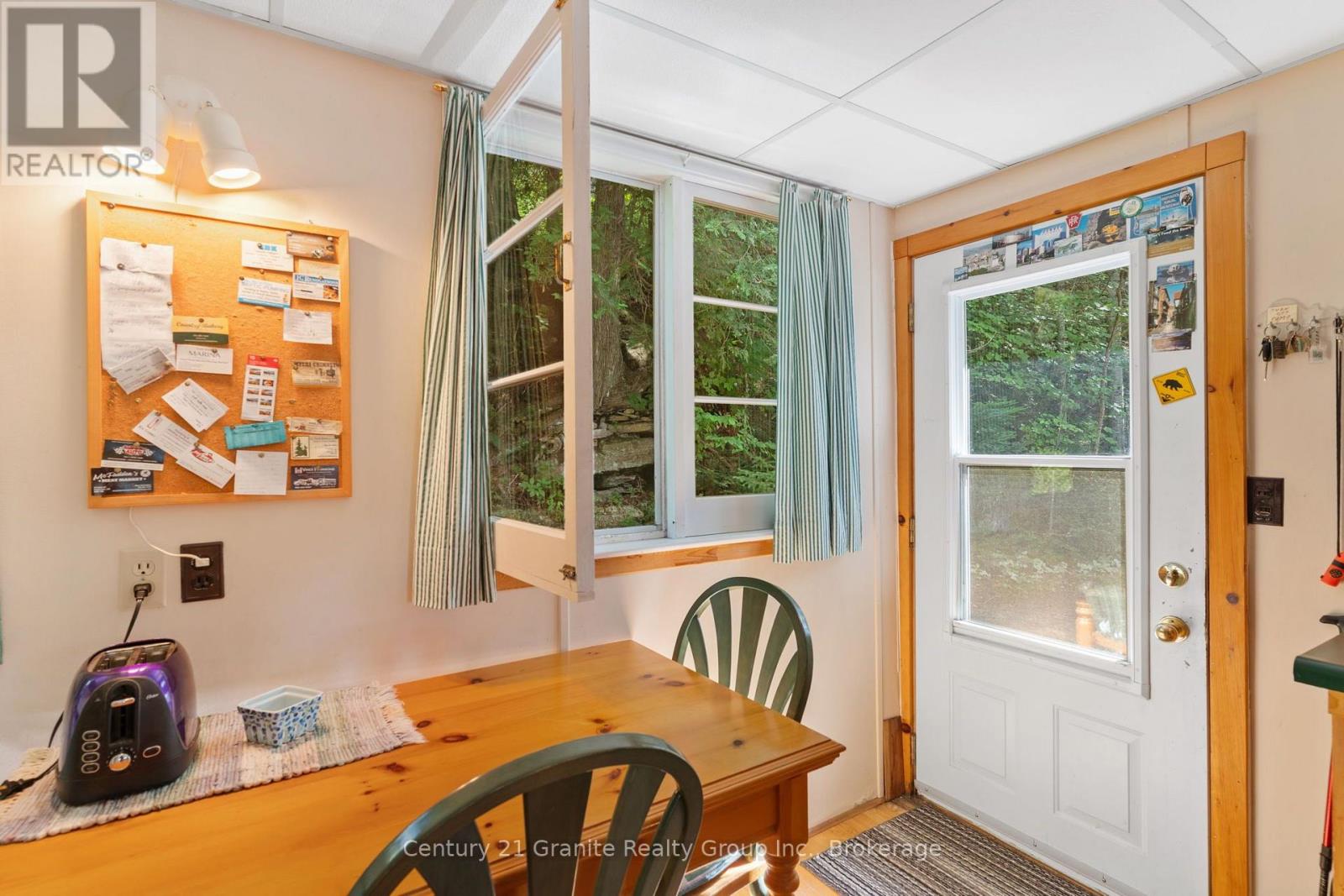 1010 BADGER LANE - Image 4