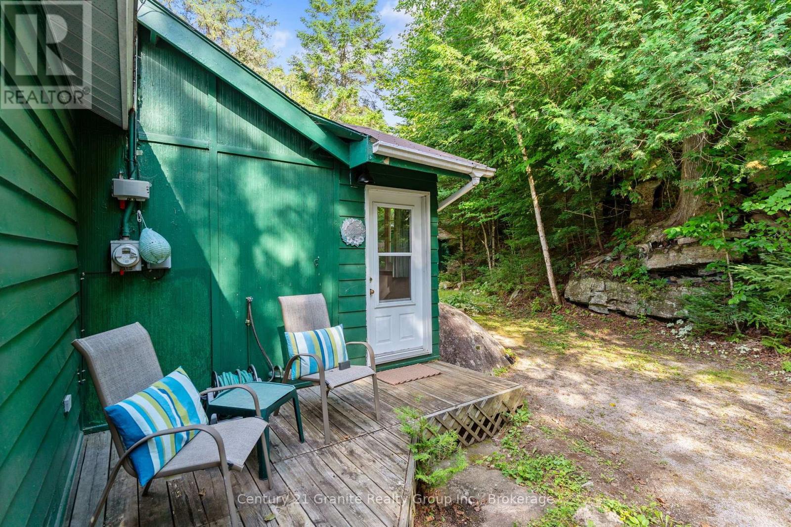 1010 BADGER LANE - 42