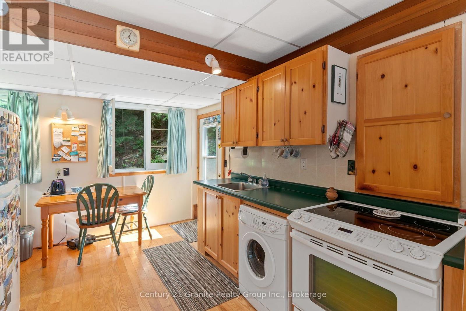 1010 BADGER LANE - Image 8