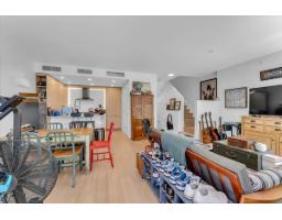 104 15165 Thrift Avenue, Surrey, BC V4B0C1 Photo 14