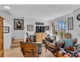 104 15165 Thrift Avenue, Surrey, BC V4B0C1 Photo 8