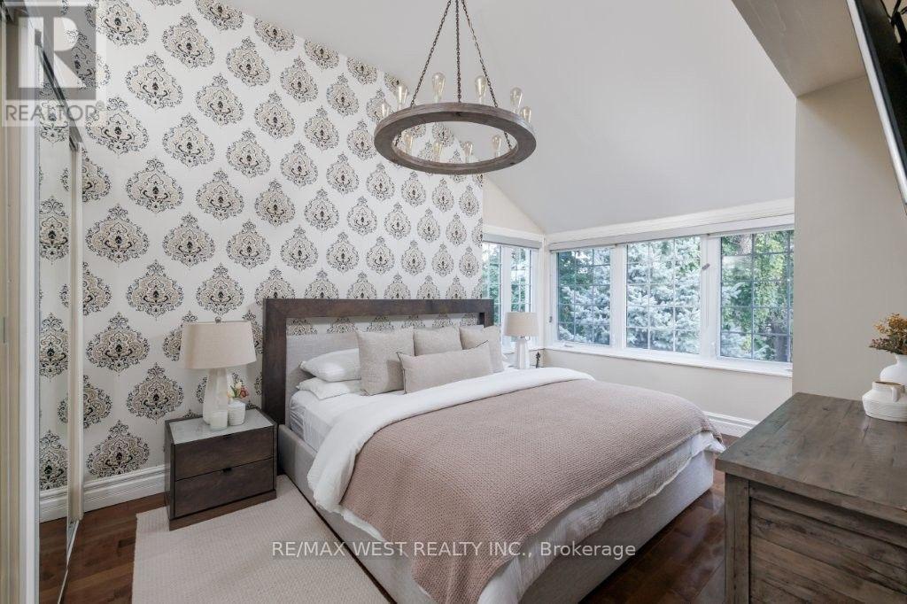 4653 DUNDAS STREET W - 17