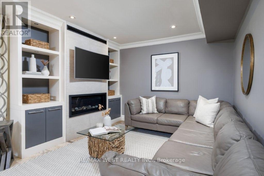 4653 DUNDAS STREET W - 28