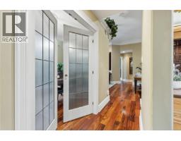 564 Hazelwood Pl, Qualicum Beach, BC V9K1A1 Photo 17