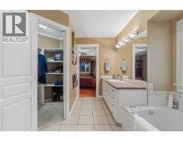 564 Hazelwood Pl, Qualicum Beach, BC V9K1A1 Photo 20
