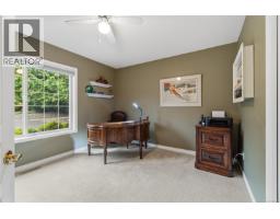 564 Hazelwood Pl, Qualicum Beach, BC V9K1A1 Photo 24