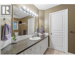 564 Hazelwood Pl, Qualicum Beach, BC V9K1A1 Photo 26