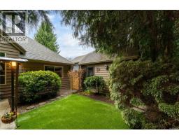 564 Hazelwood Pl, Qualicum Beach, BC V9K1A1 Photo 35