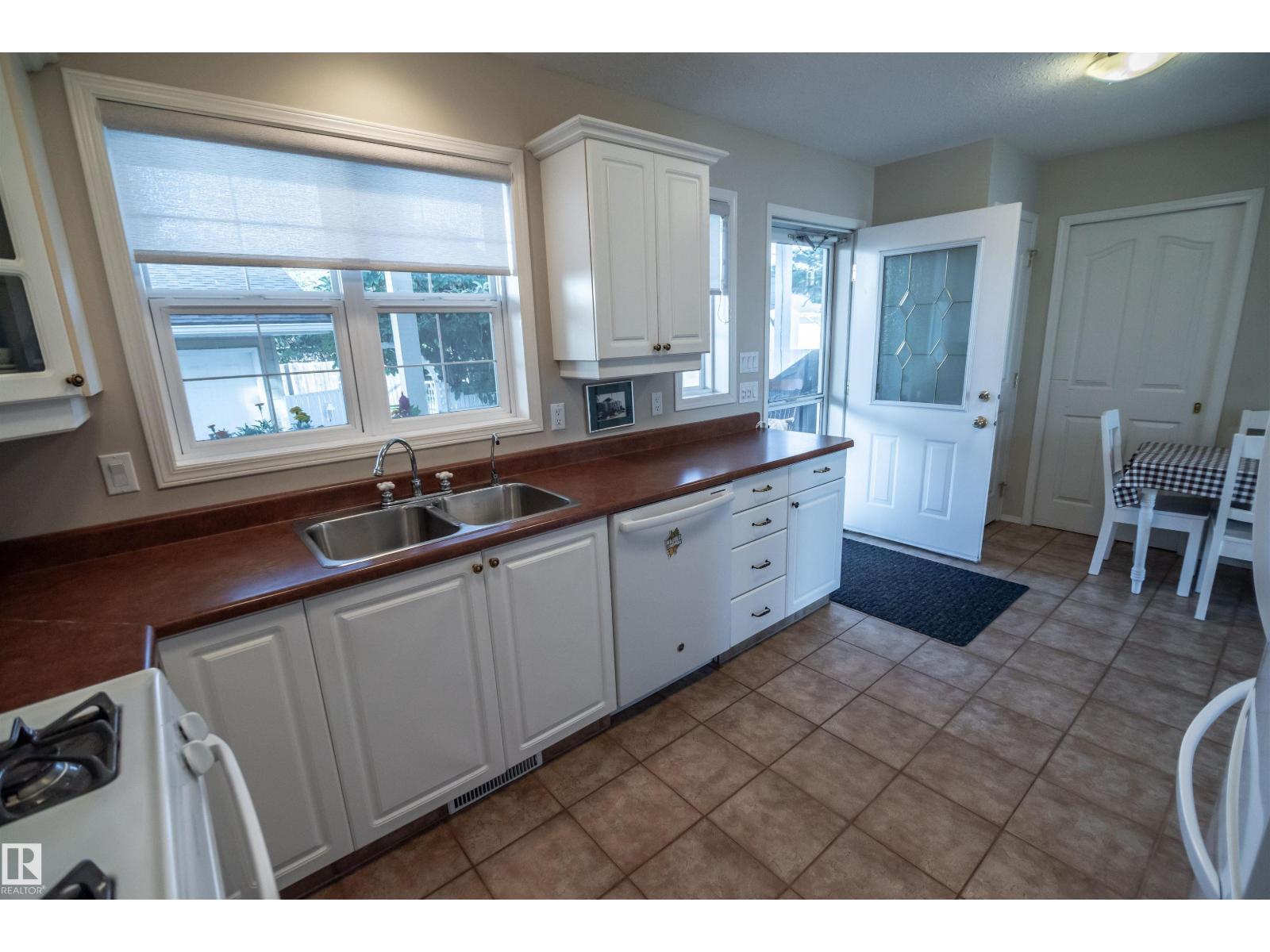 5309 51 AV - Image 35