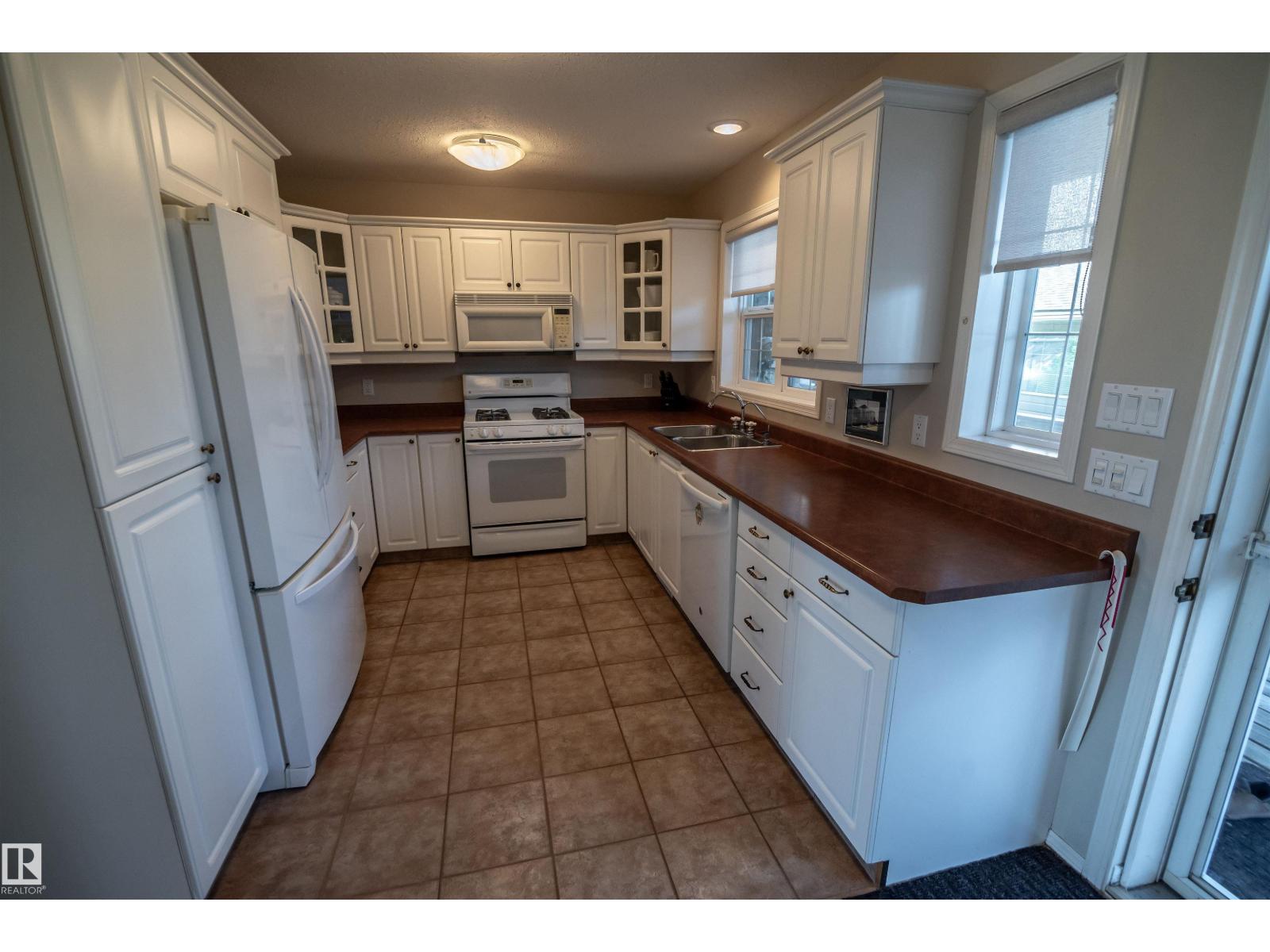 5309 51 AV - Image 38