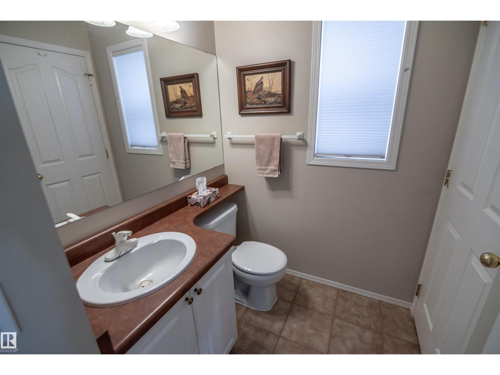 5309 51 AV - Image 45