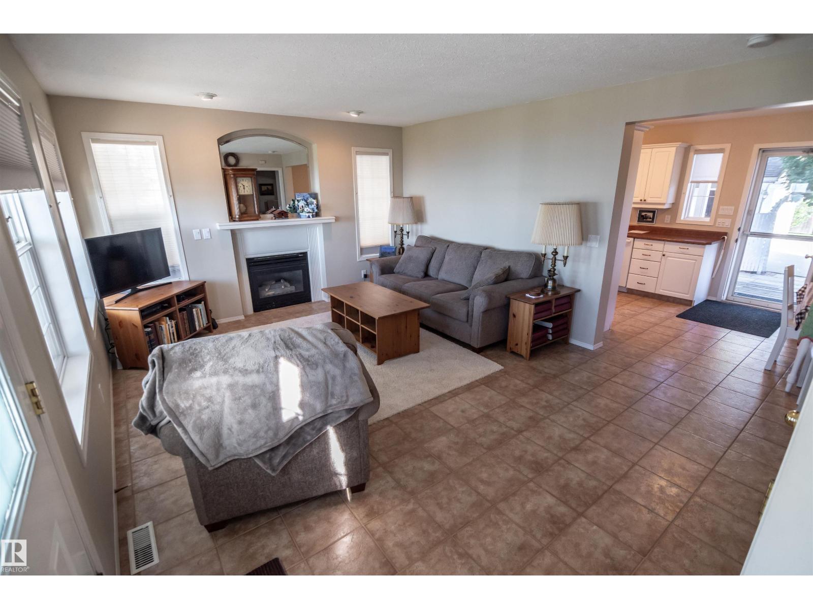 5309 51 AV - Image 56