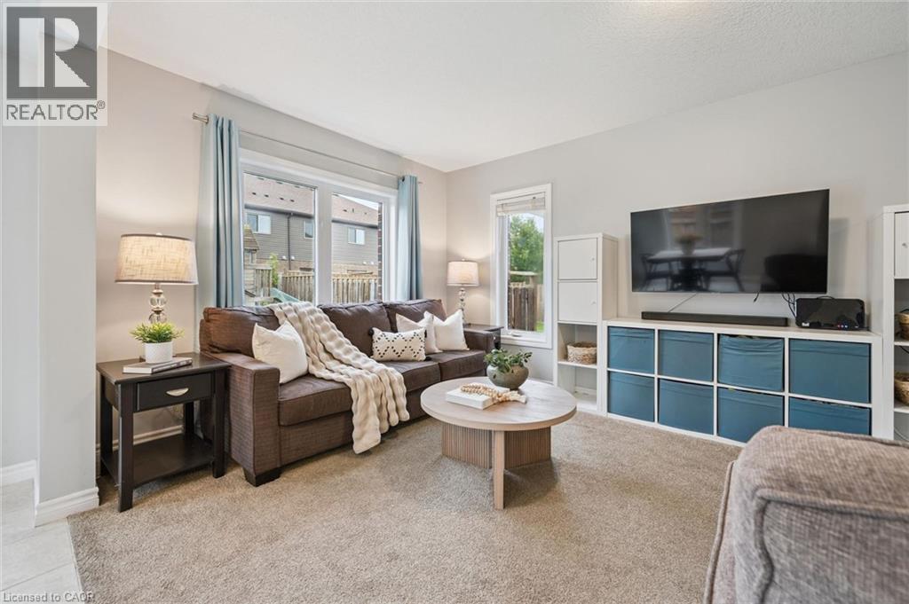 335 FINORO Crescent - 16