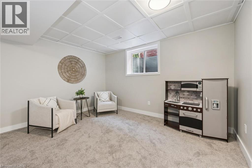 335 FINORO Crescent - Image 35