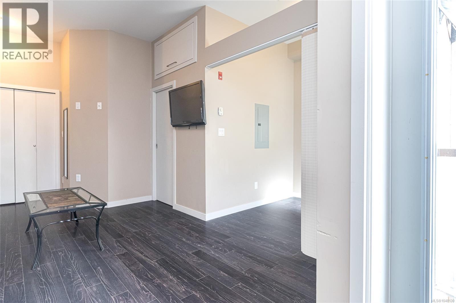 #305 1121 Fort St - Image 12