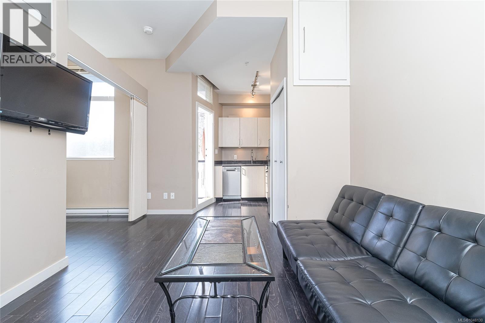 #305 1121 Fort St - Image 9