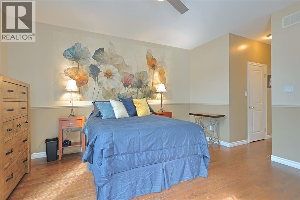 13 OAKWOOD LINKS LANE - 22