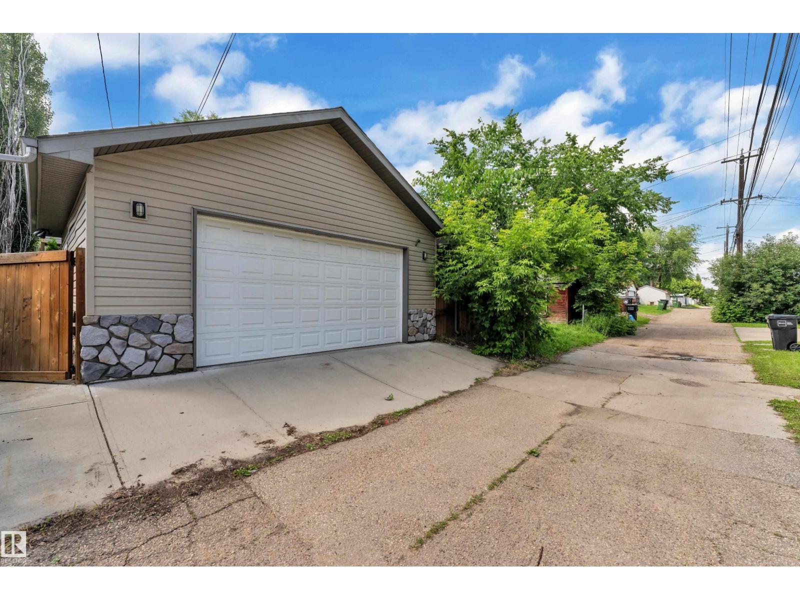 11929 63 STREET NW - 35