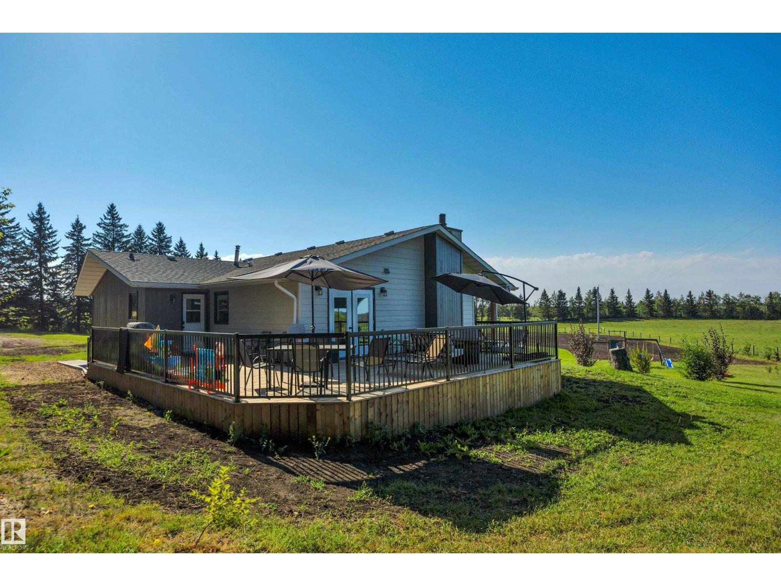 473010 RGE ROAD 242 - 54