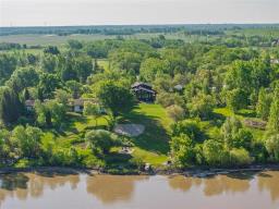 Recreation room - 4836 Henderson Highway, St Clements, MB R1C0B2 Photo 8