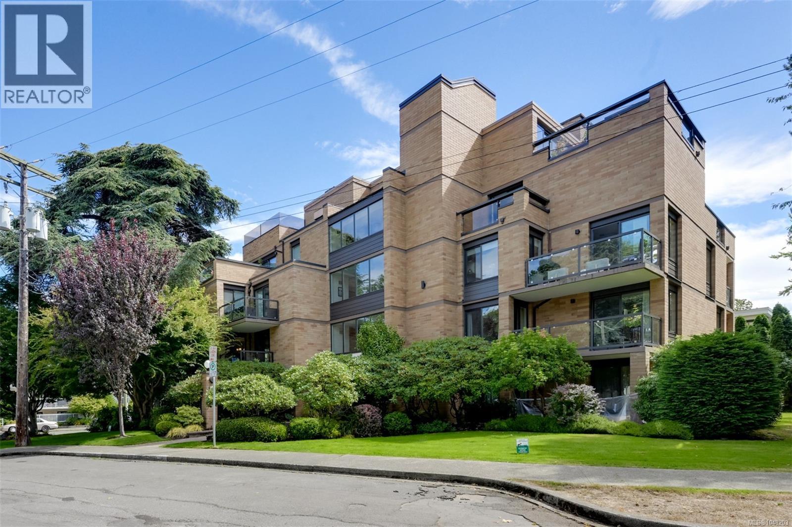 #302 1280 Newport Ave - 33