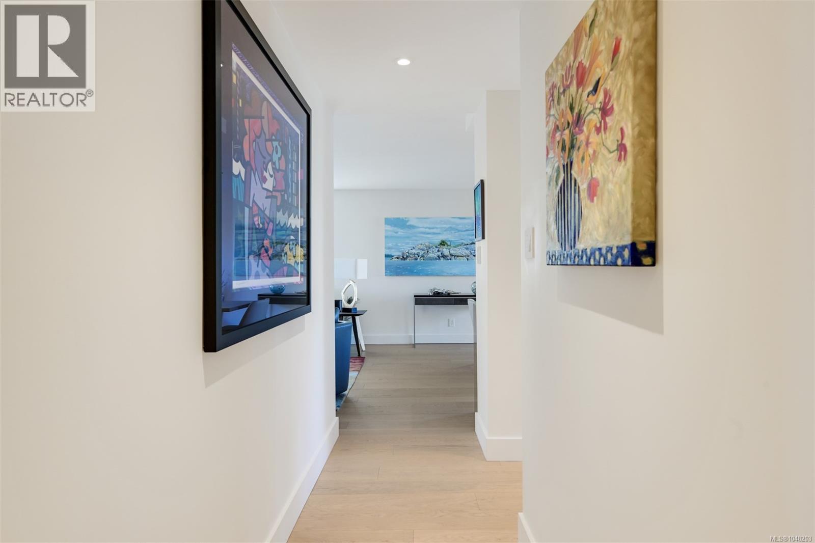 #302 1280 Newport Ave - 26