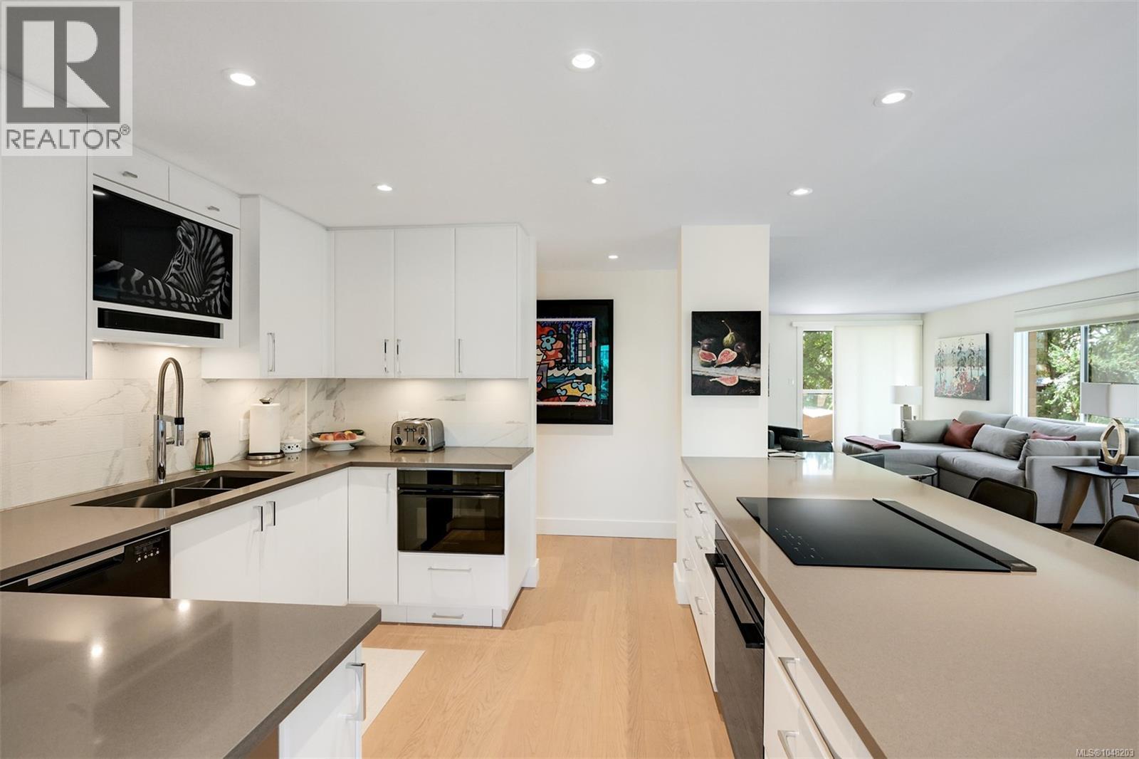 #302 1280 Newport Ave - Image 6