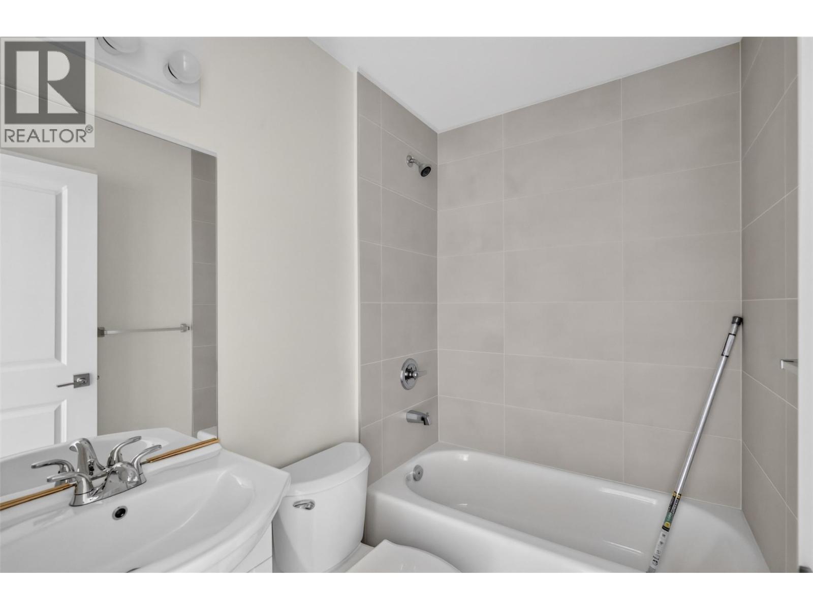 #206 4004 34 Street - 21