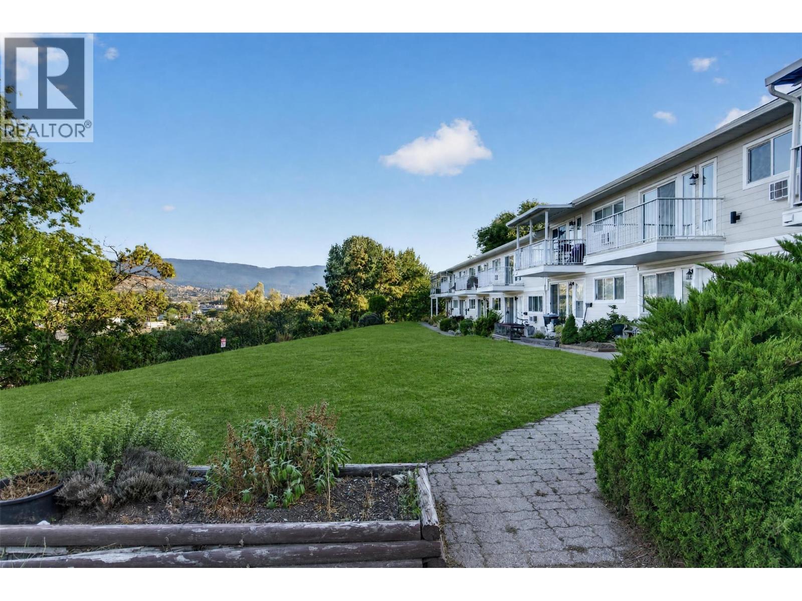 #206 4004 34 Street - 1